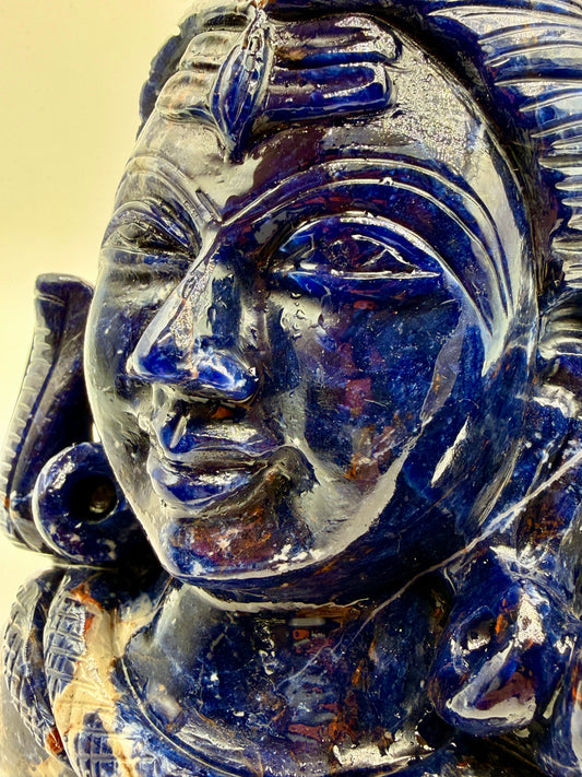 Sodalite Crystal Shiva Head Statue – UV-Reactive Altar