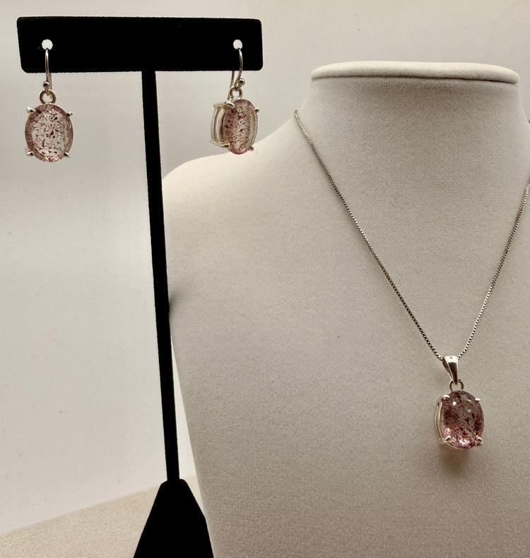 Lepidocrocite in Quartz Set