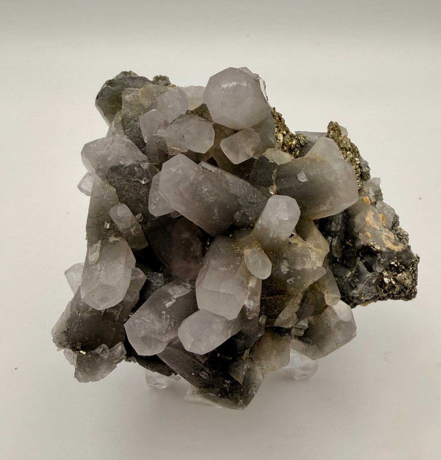 Apatite, Pyrite, Quartz, Calcite and Sphalerite