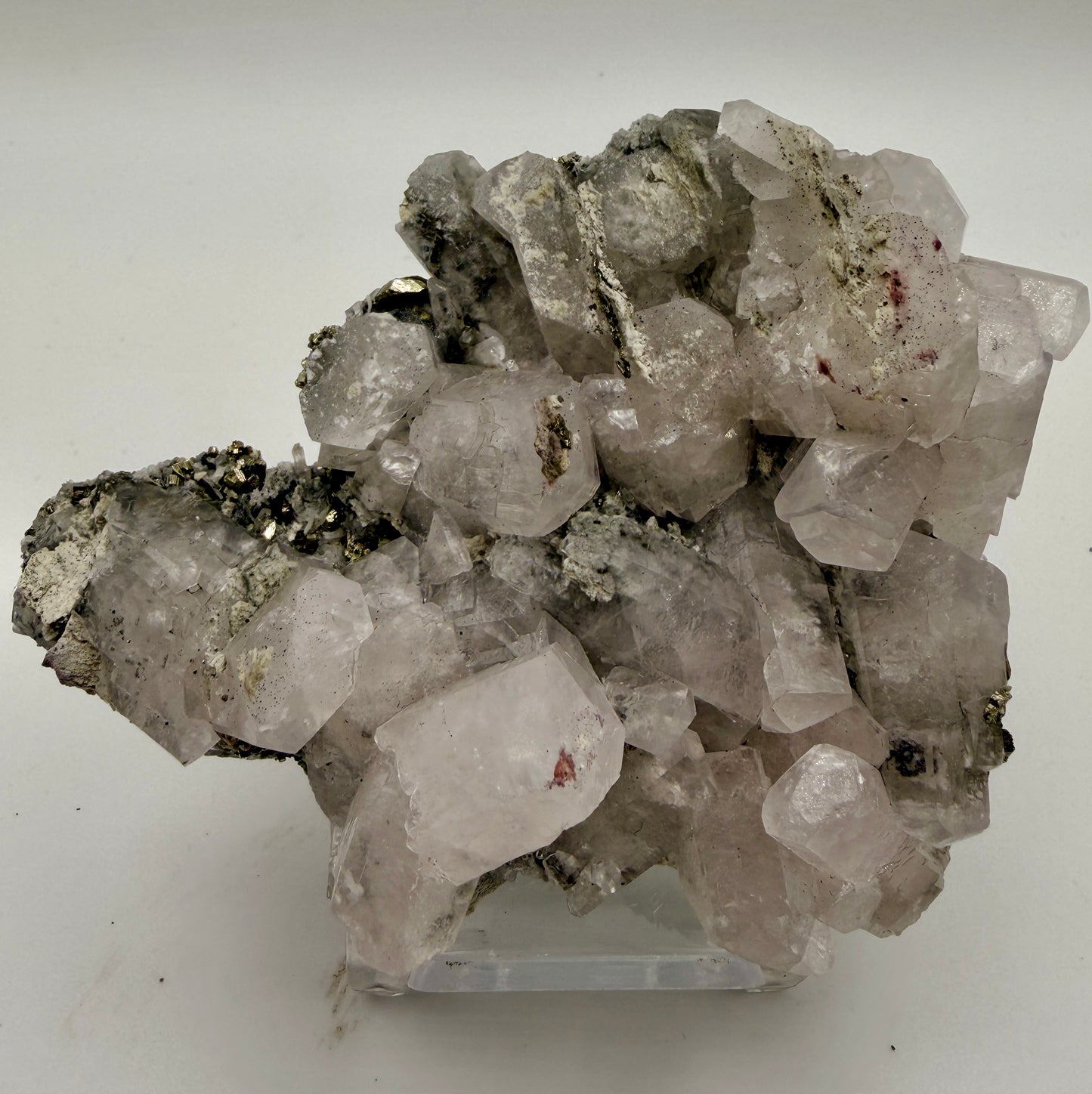 Apatite, Pyrite, Quartz, Calcite and Sphalerite