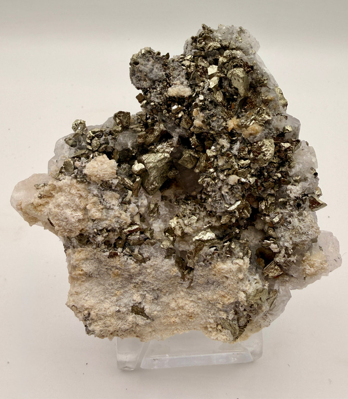 Apatite, Pyrite, Quartz, Calcite and Sphalerite