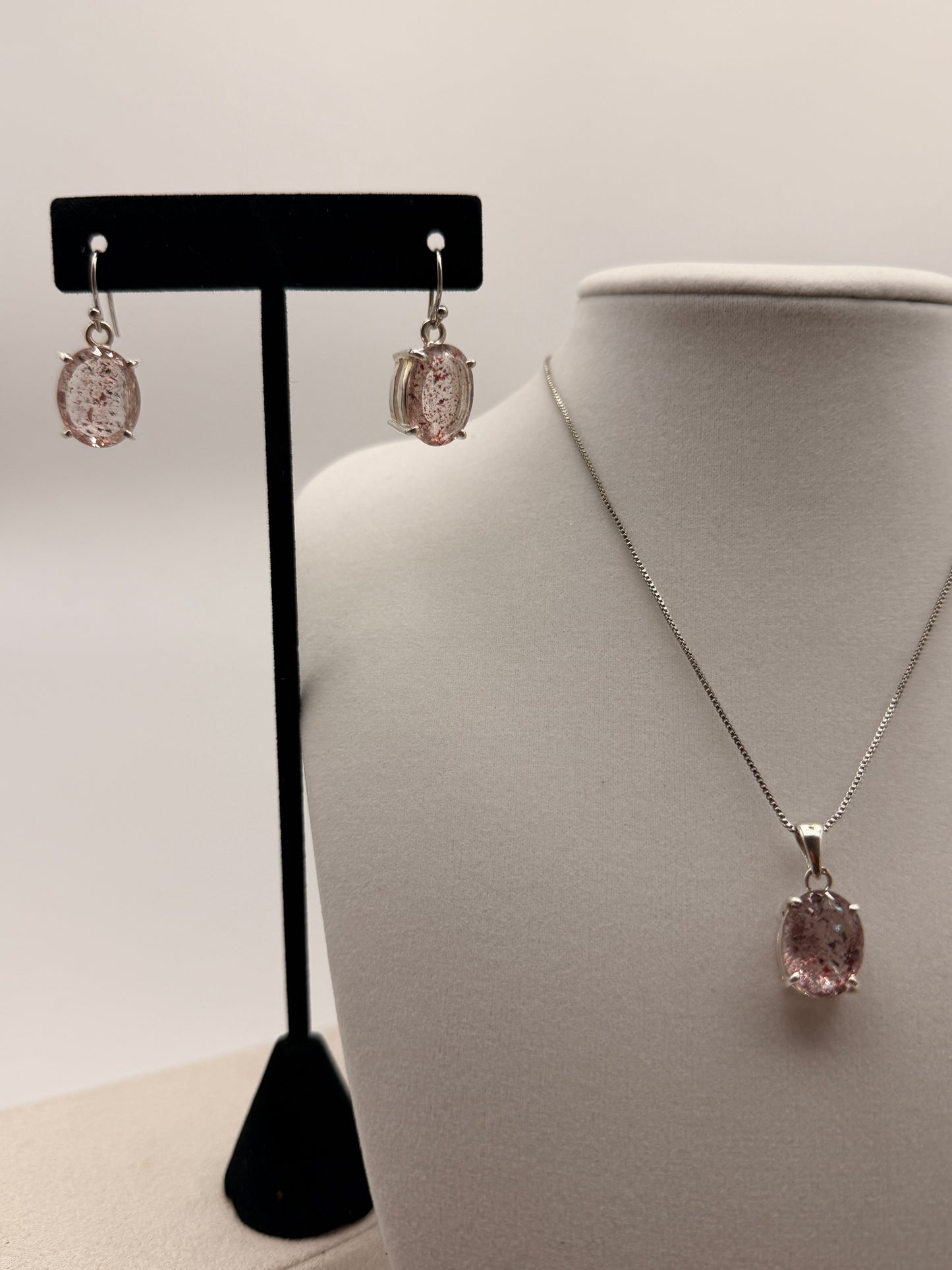 Lepidocroisote Pendant
