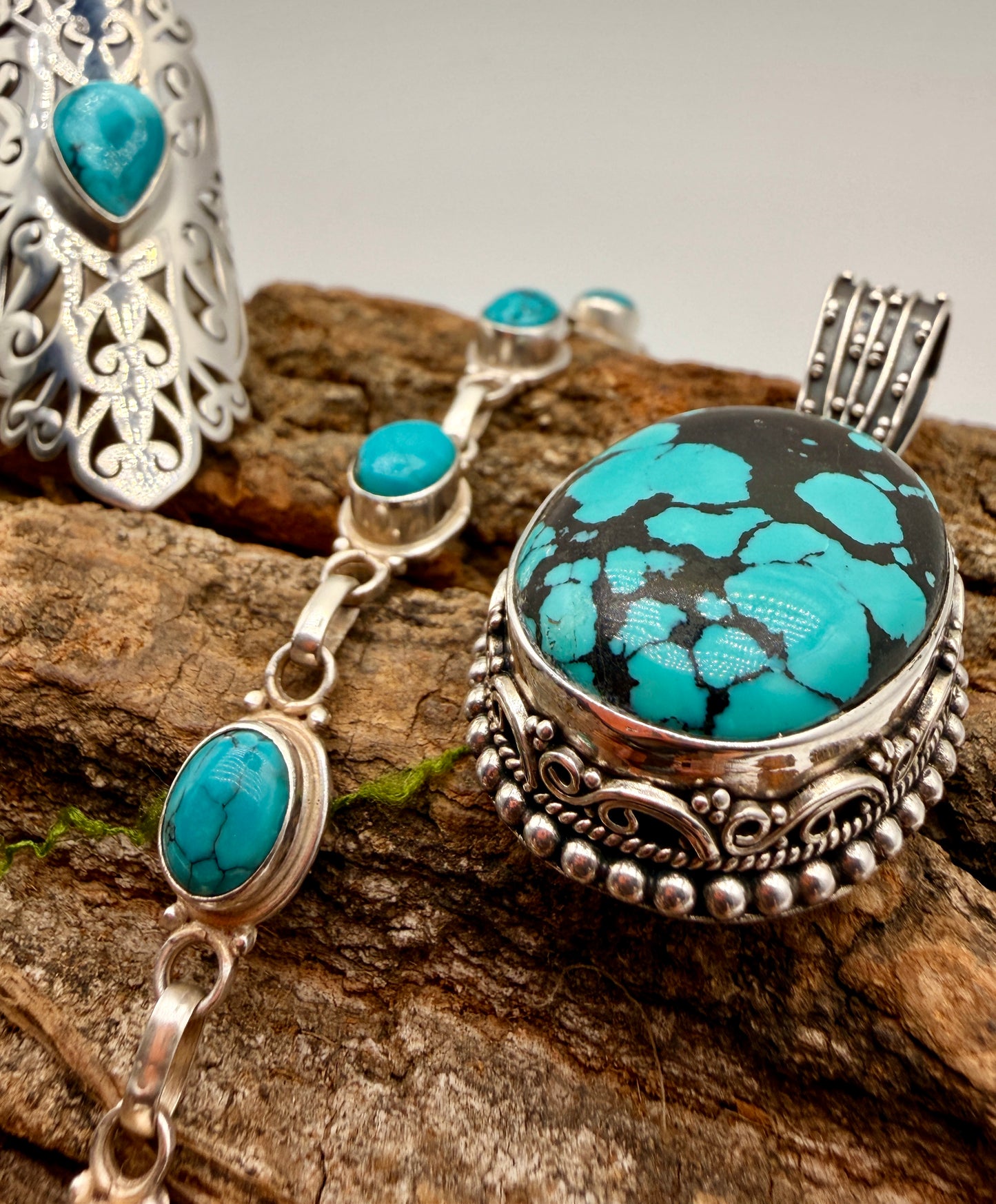 Hubei Turquoise Pendant