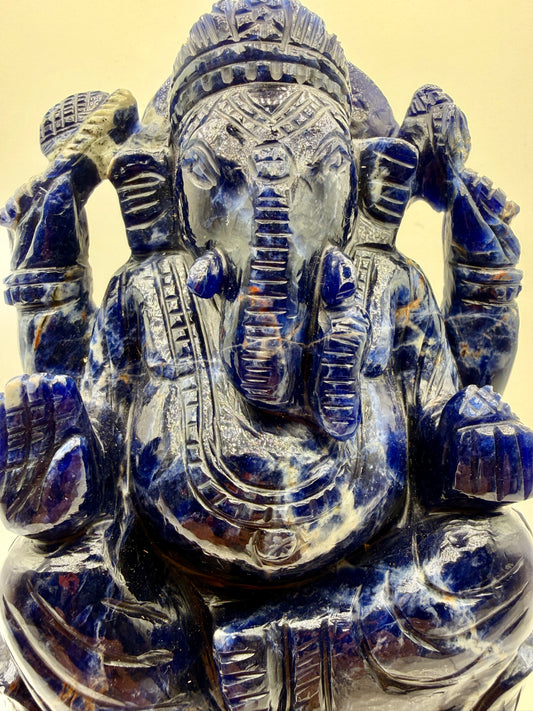 Sodalite Crystal Ganesha Statue – UV-Reactive Carved Altar