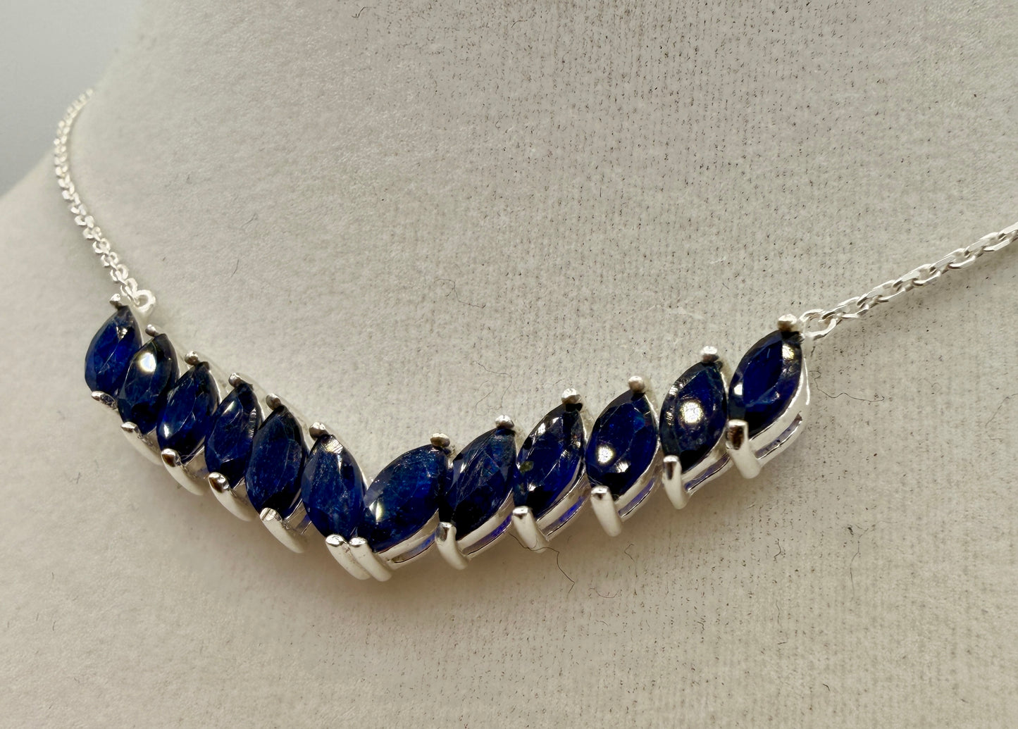22ct Ceylon Sapphire & Sterling Silver Necklace – 18"