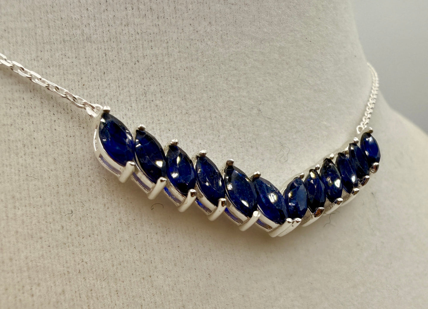 22ct Ceylon Sapphire & Sterling Silver Necklace – 18"