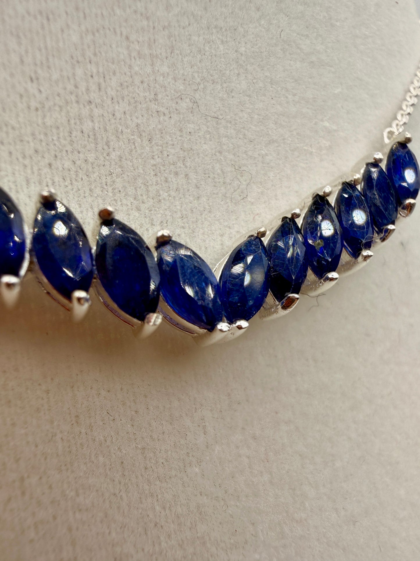 22ct Ceylon Sapphire & Sterling Silver Necklace – 18"