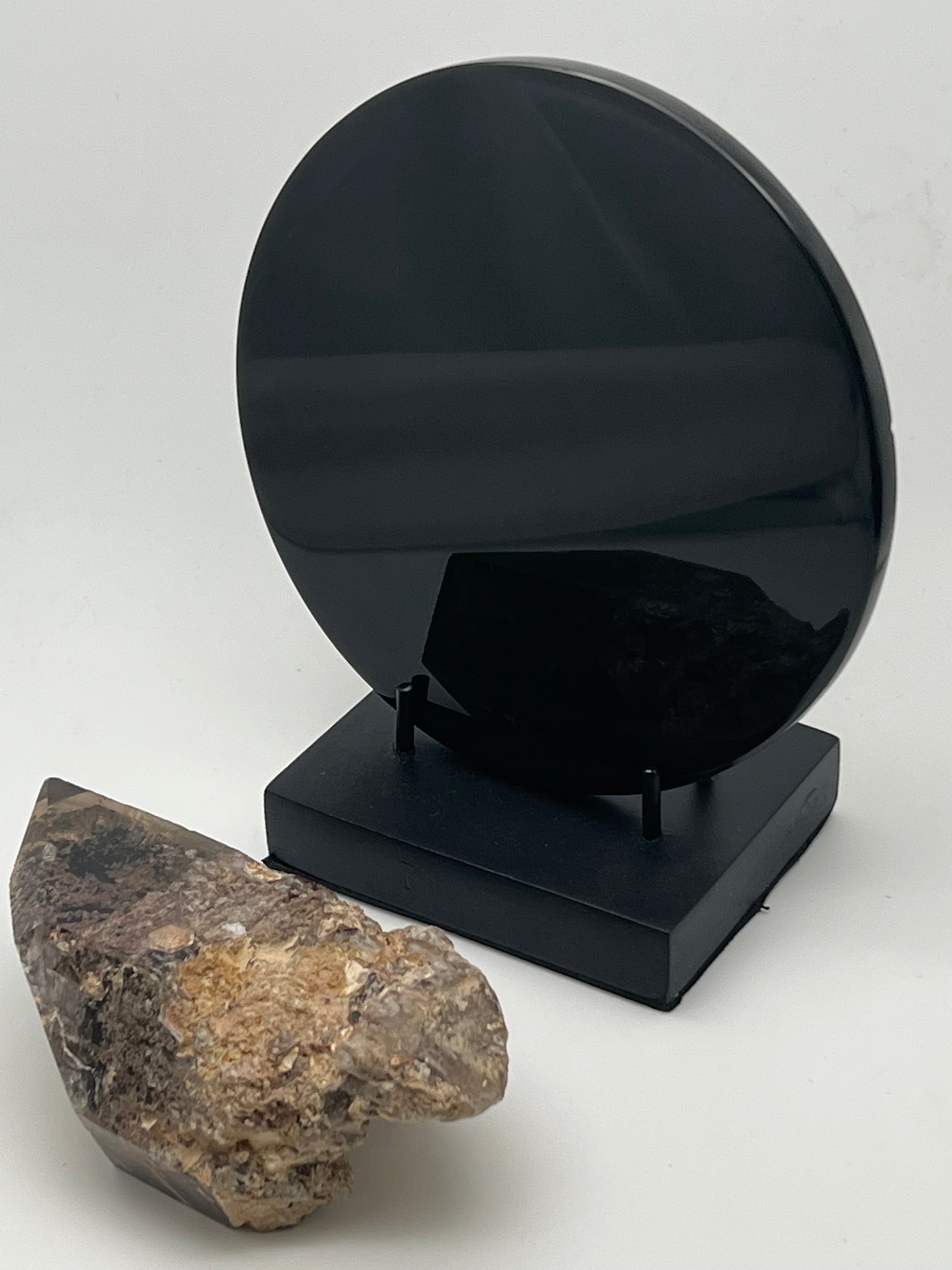 Obsidian Scrying mirrors