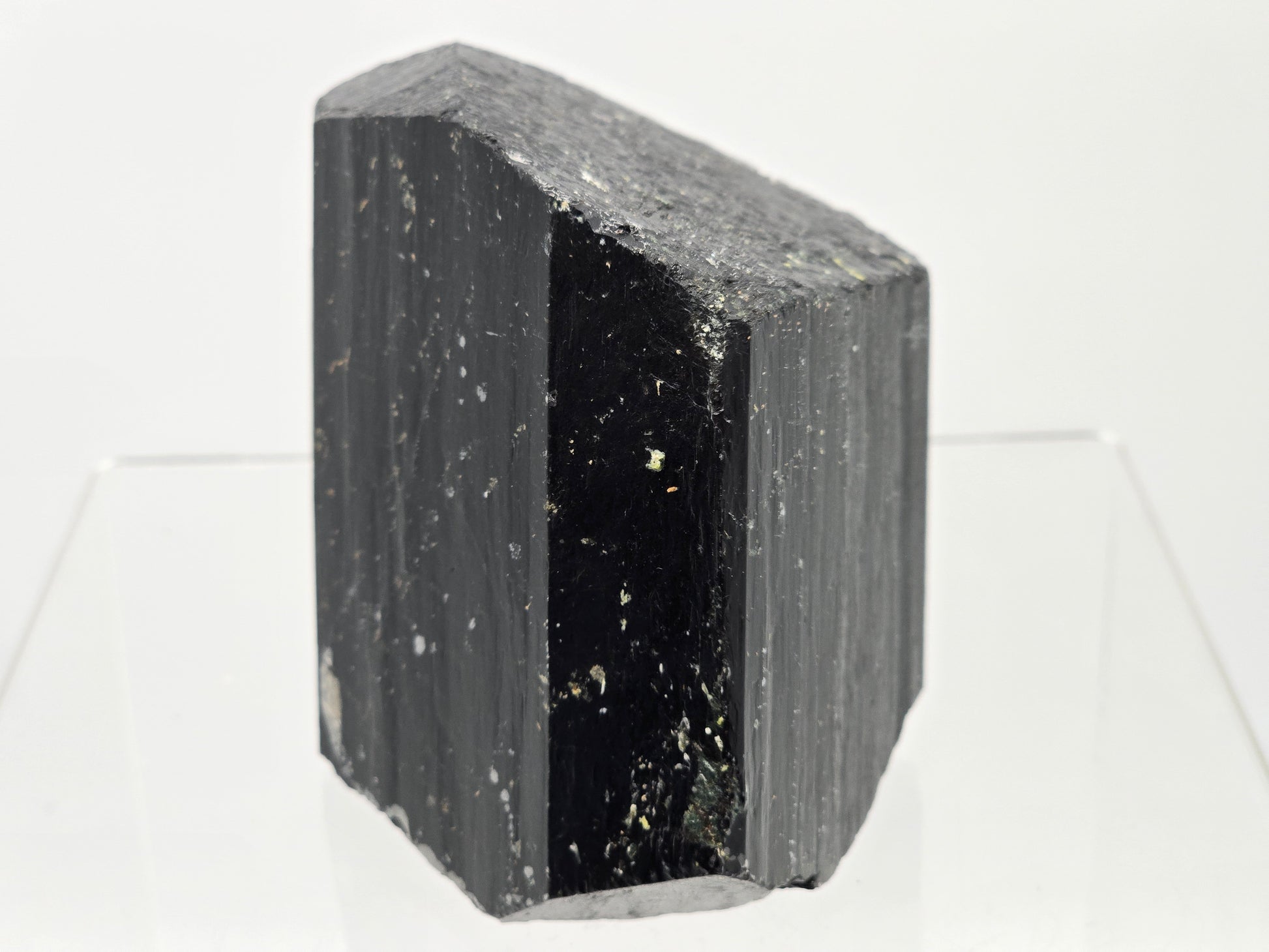 Black tourmaline Povandarite